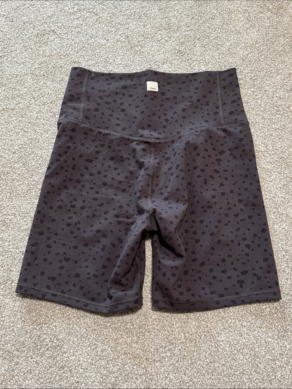 Vuori High-Waist Bike Shorts - Picture 2 of 5